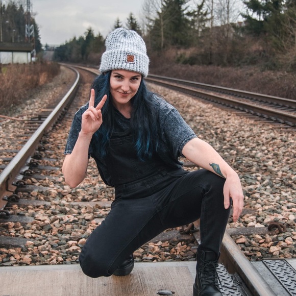 Meet your Posher, Saria Foxx🦊💜 - Picture 8 of 14